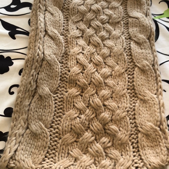 Old navy shirt size M and scarf - Picture 7 of 7